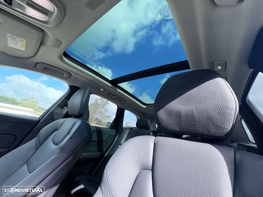 Volvo XC 60 2.0 T8 PHEV Ultimate Dark AWD - 4