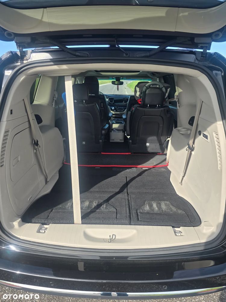 Chrysler Pacifica - 7