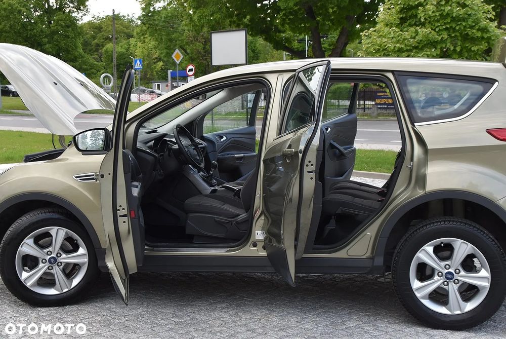 Ford Kuga - 10