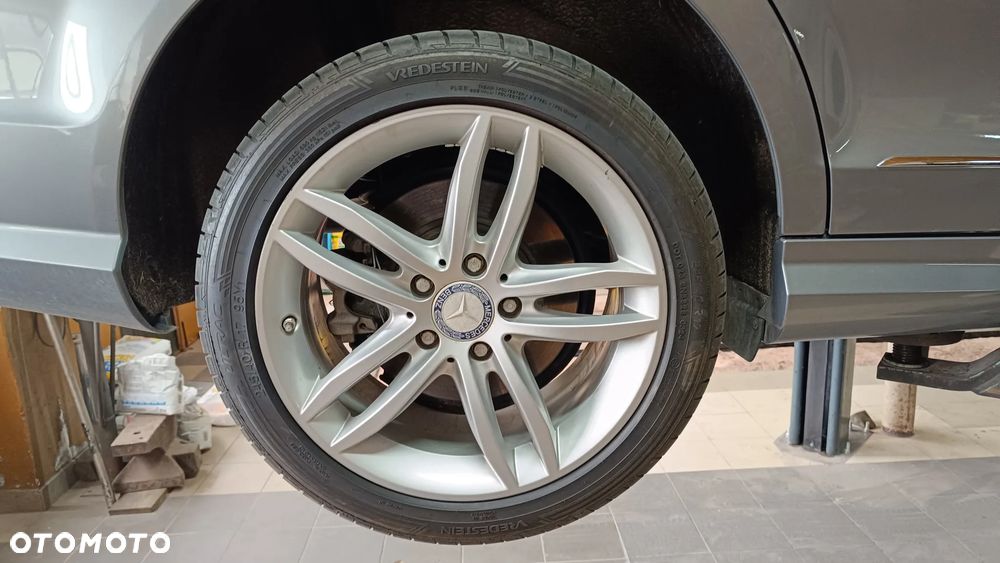 Mercedes-Benz Klasa C 250 CGI Automatik BlueEFFICIENCY - 28