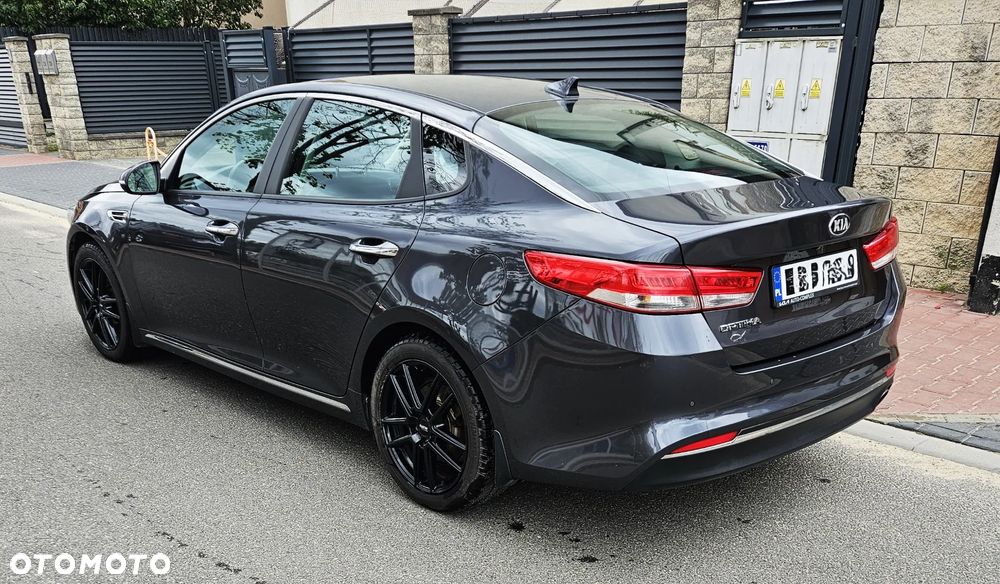Kia Optima 2.0 L - 17