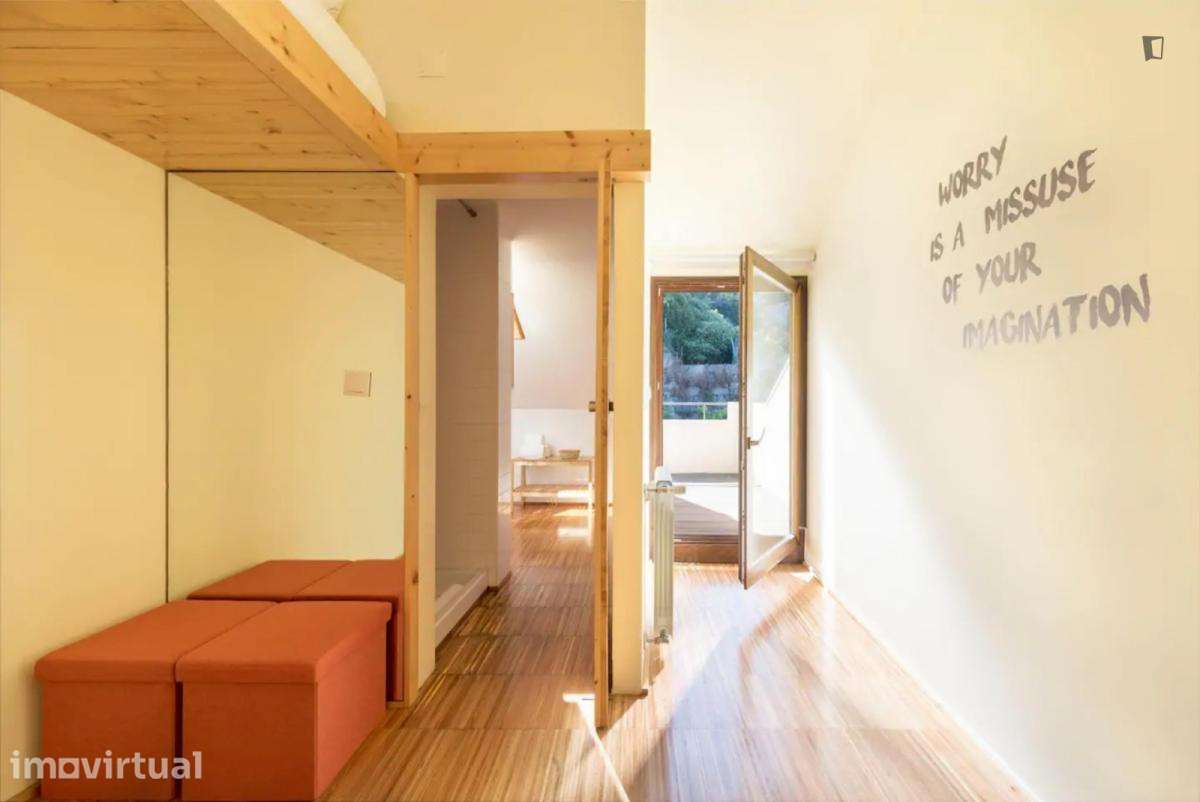 Quarto - localizado em Santo Ildefonso Porto - Grande imagem: 5/17