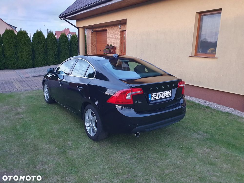 Volvo S60 D3 Momentum - 4