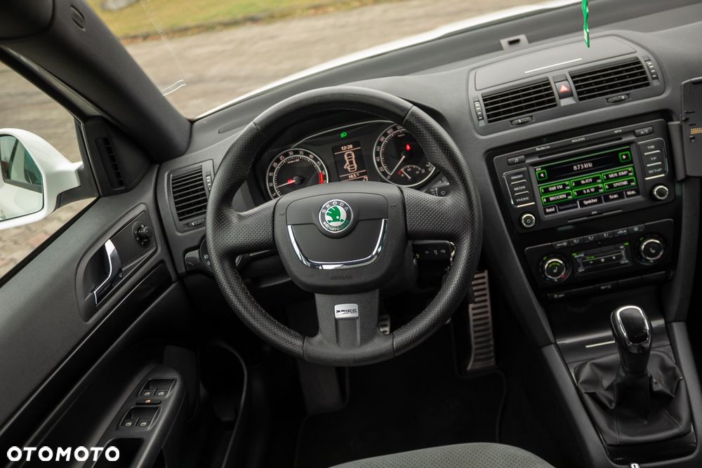 Skoda Octavia 2.0 TDI CR DPF RS - 34