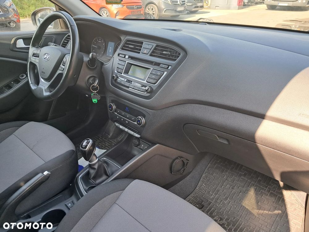 Hyundai i20 - 14