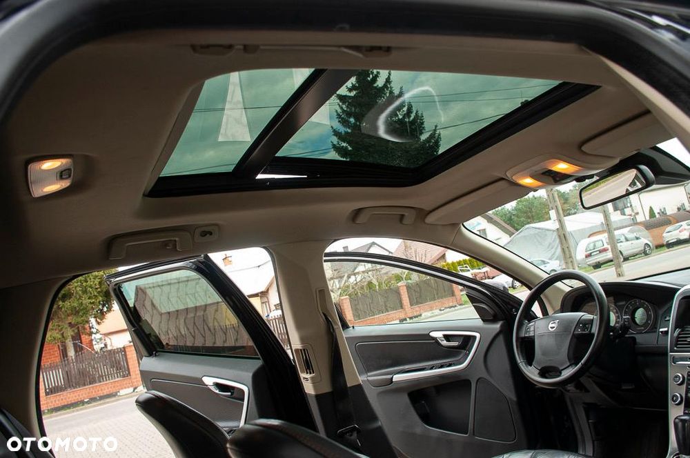 Volvo XC 60 D5 AWD Momentum - 28