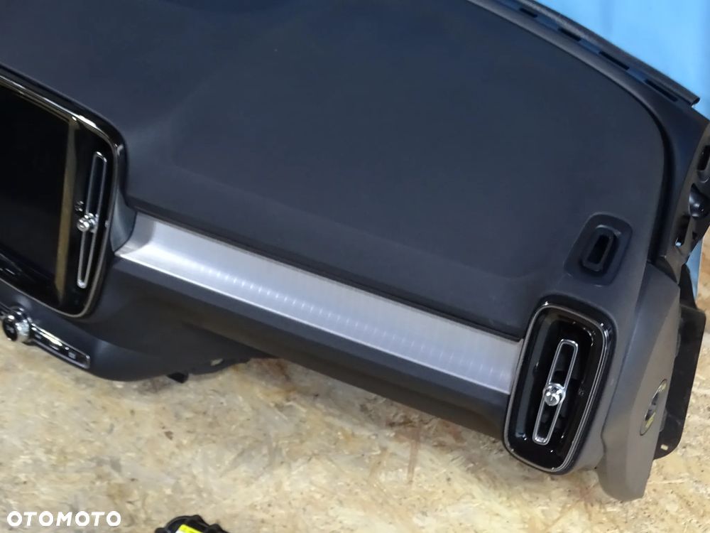 KONSOLA DESKA VOLVO XC40 EUROPA AIR BAG - 10