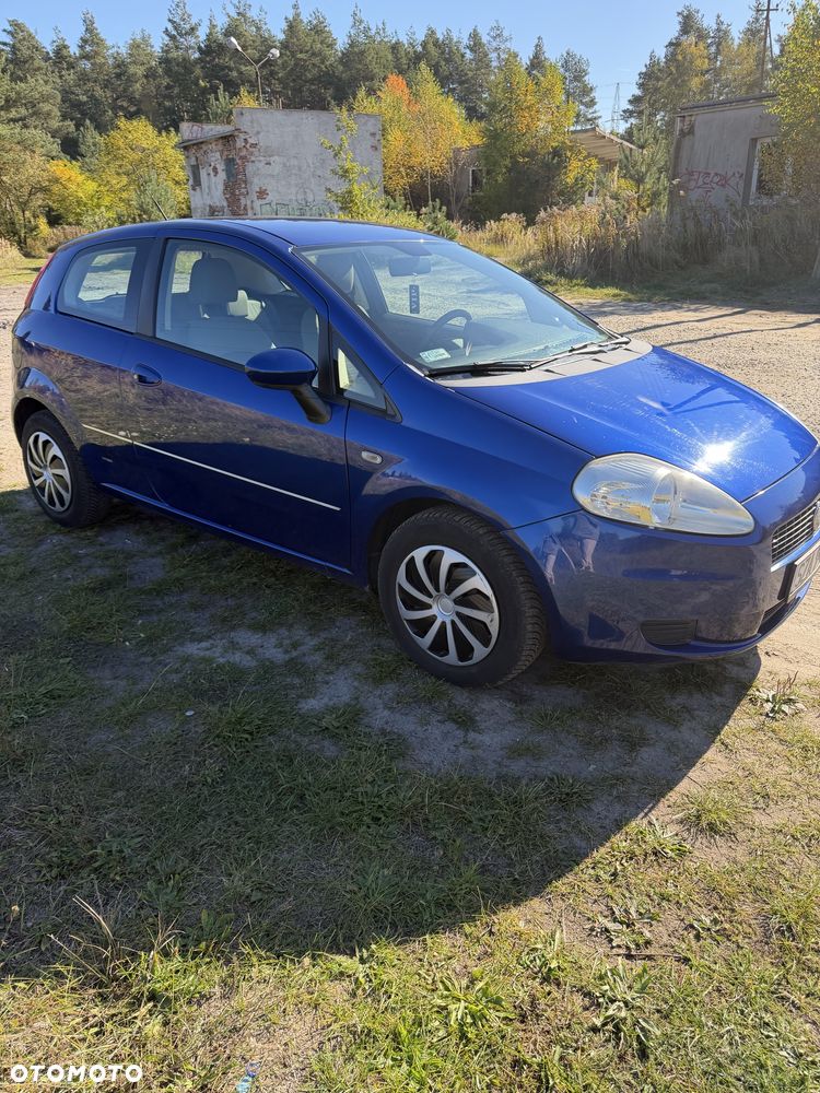 Fiat Grande Punto 2006 photo 2