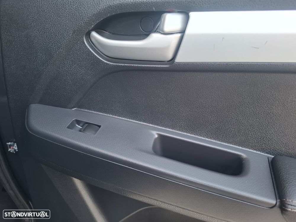 Isuzu D-Max 4x4 Cabine Dupla Auto Premium - 38