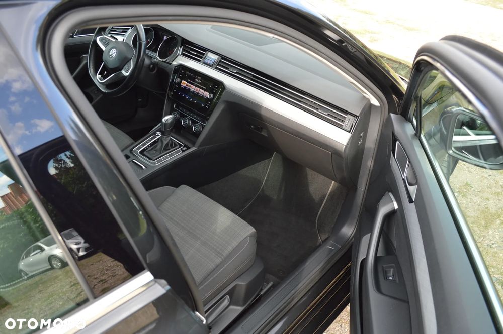 Volkswagen Passat 2.0 TSI Business DSG - 18