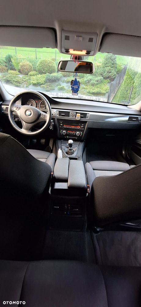 BMW Seria 3 320d - 12