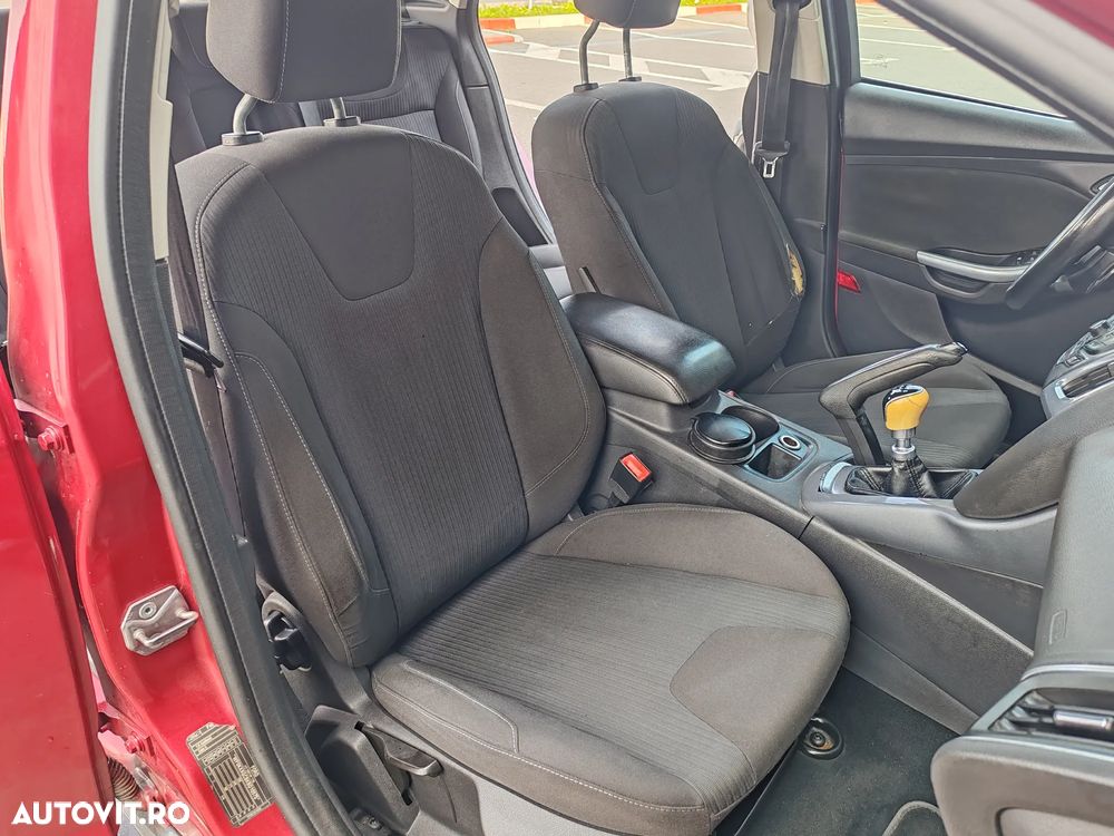 Ford Focus 1.6 Ti-VCT Titanium - 19