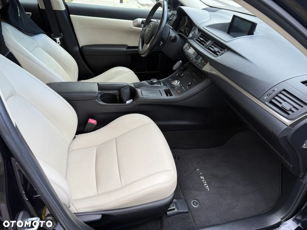 Lexus CT 200h Elegance EU6 - 9