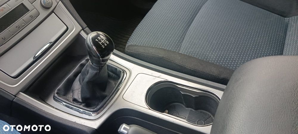 Ford Mondeo 2.0 Ambiente - 10