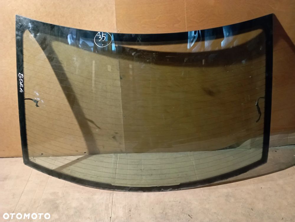 Szyba tylna VW Bora Sedan - 1