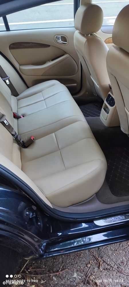 Jaguar S-Type - 20