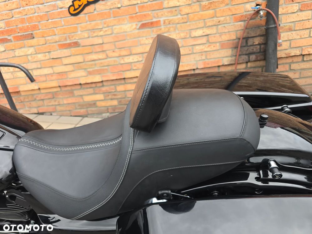 Harley-Davidson Touring Street Glide - 29