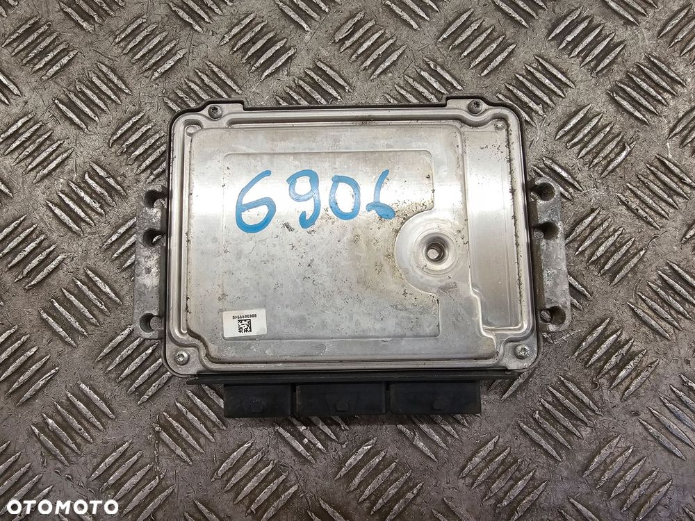 sterownik trafic vivaro 2.0 dci 0281015330 8200935115 - 3