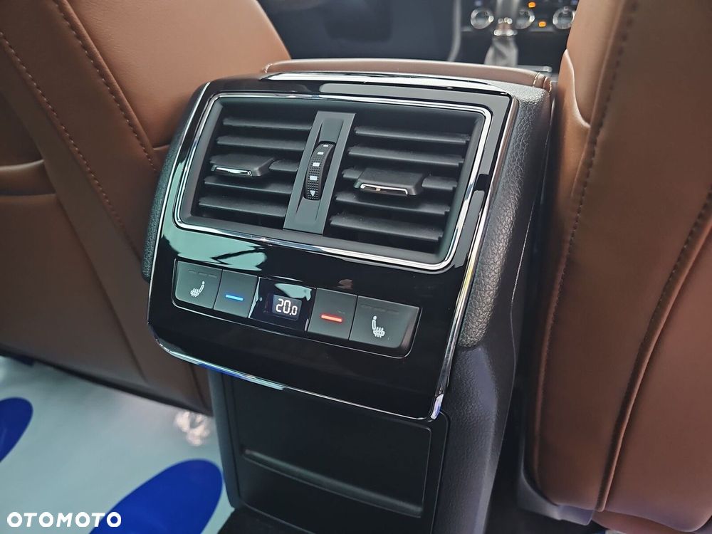 Skoda Superb 2.0 TDI SCR L&K DSG - 15