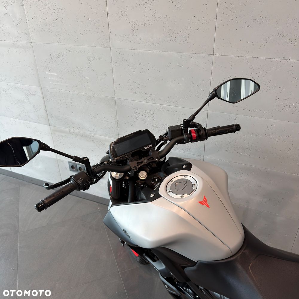 Yamaha MT - 12