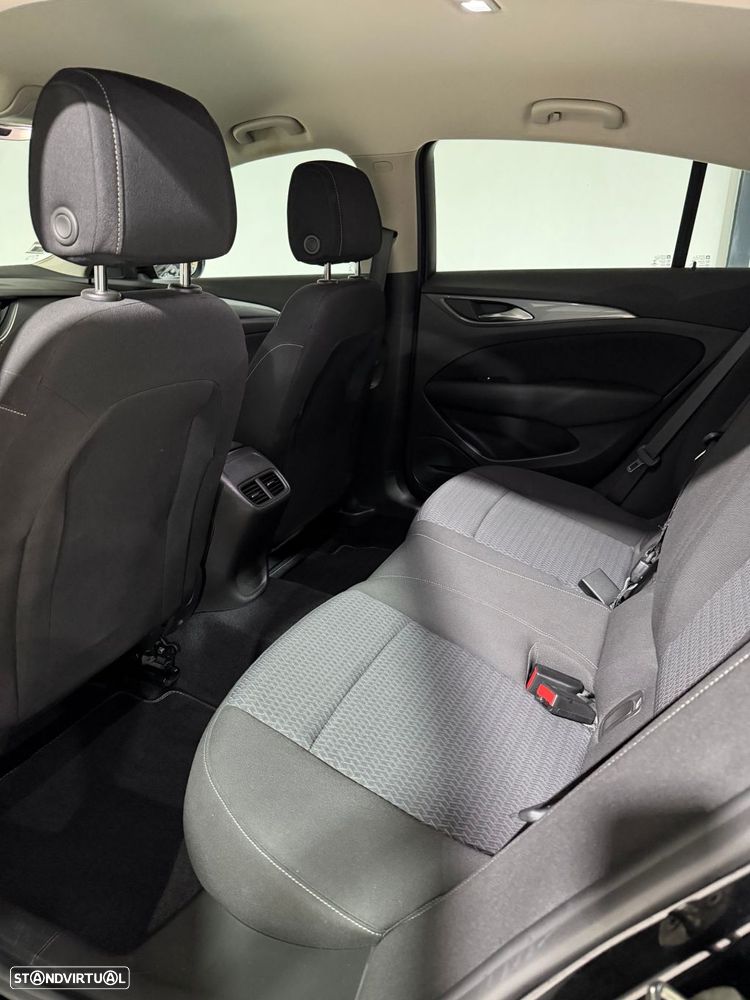 Opel Insignia Grand Sport - 17