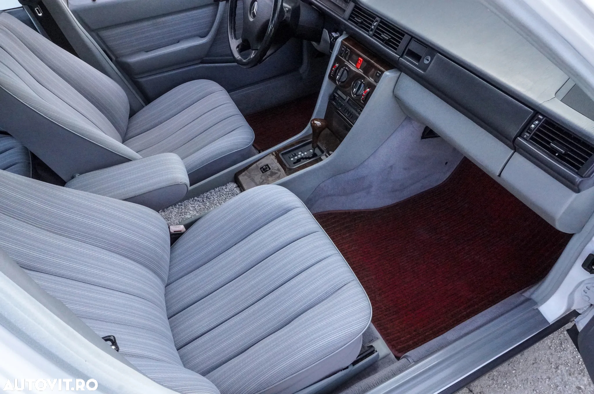 Mercedes-Benz E - 13
