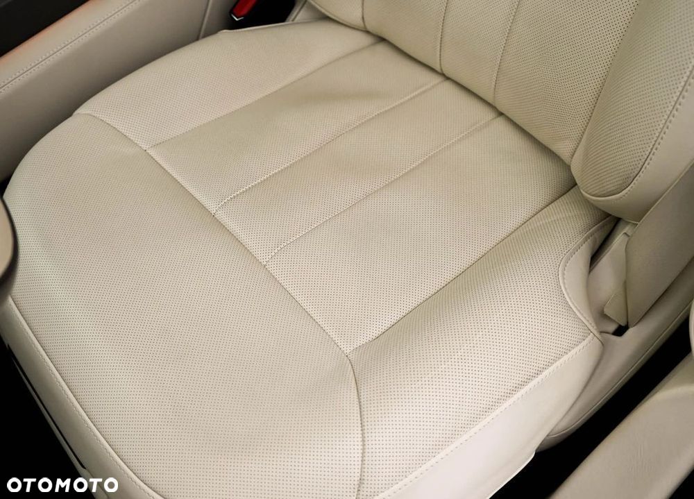 Land Rover Range Rover 4.4 V8 P615 mHEV SV - 16