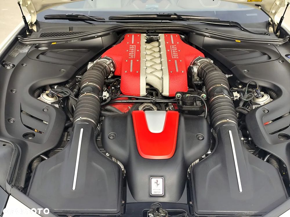 Ferrari FF - 18