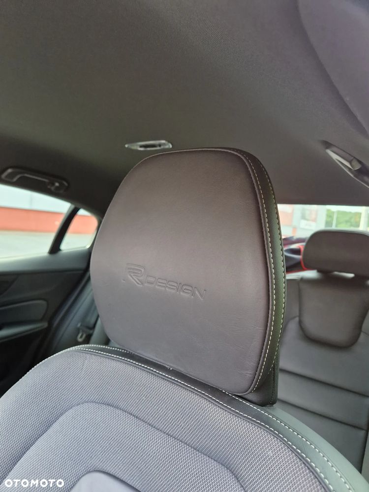 Volvo S60 T5 R-Design - 35
