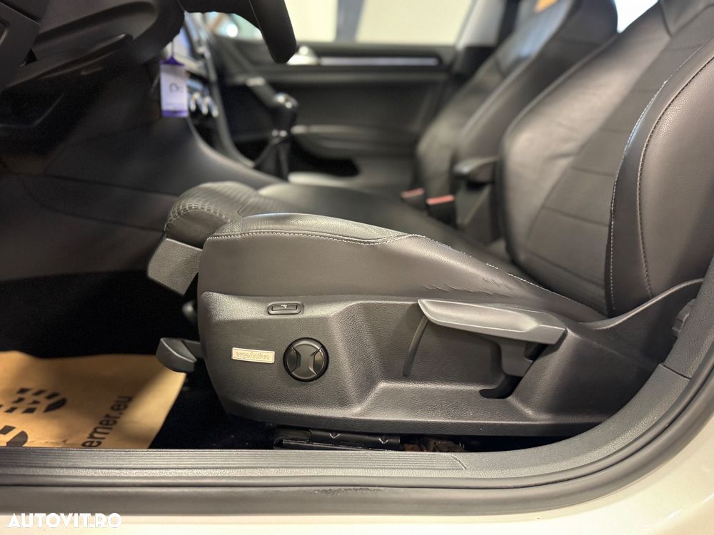 Volkswagen Golf 2.0 TDI DPF BlueMotion Technology Style - 40