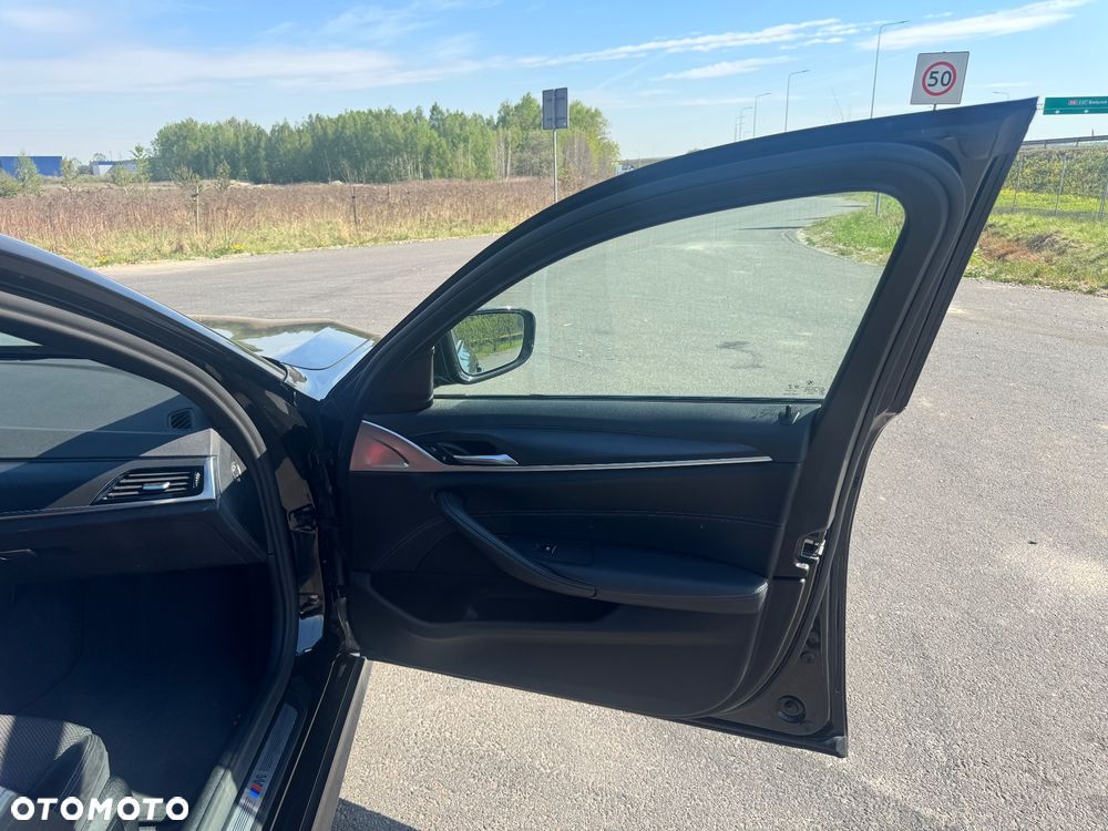 BMW Seria 5 520i - 11