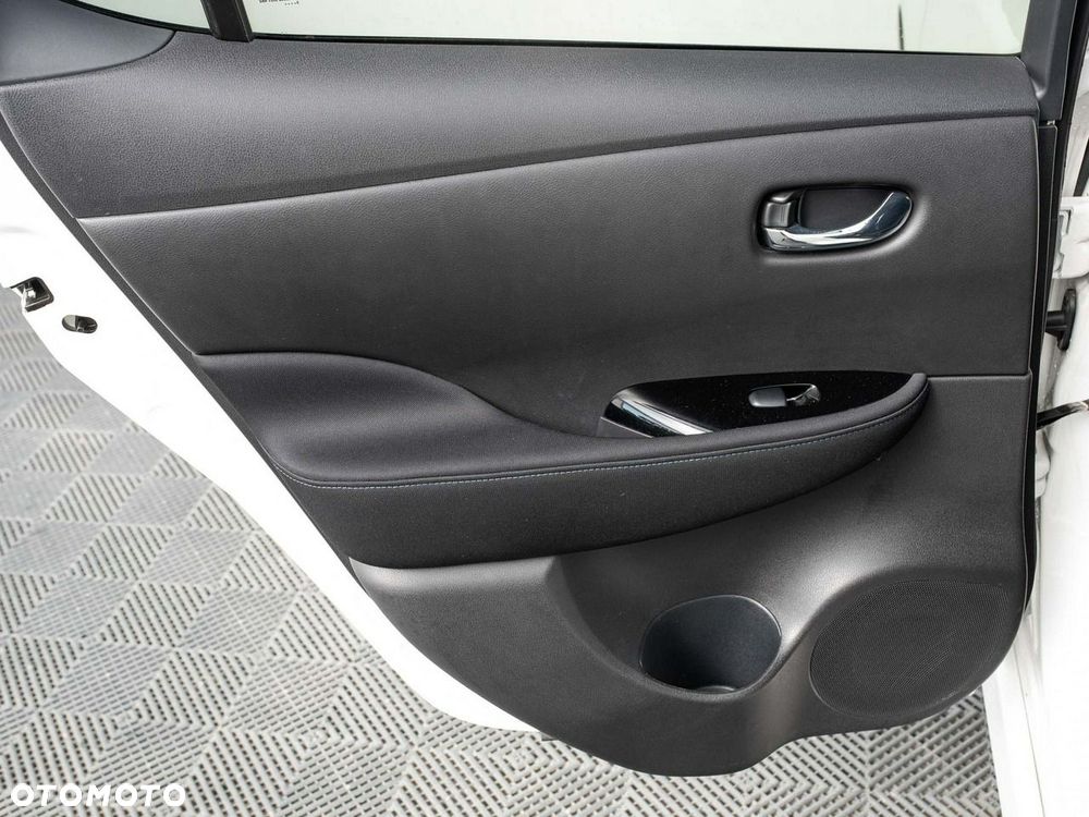 Nissan Leaf 40kWh N-Connecta - 26