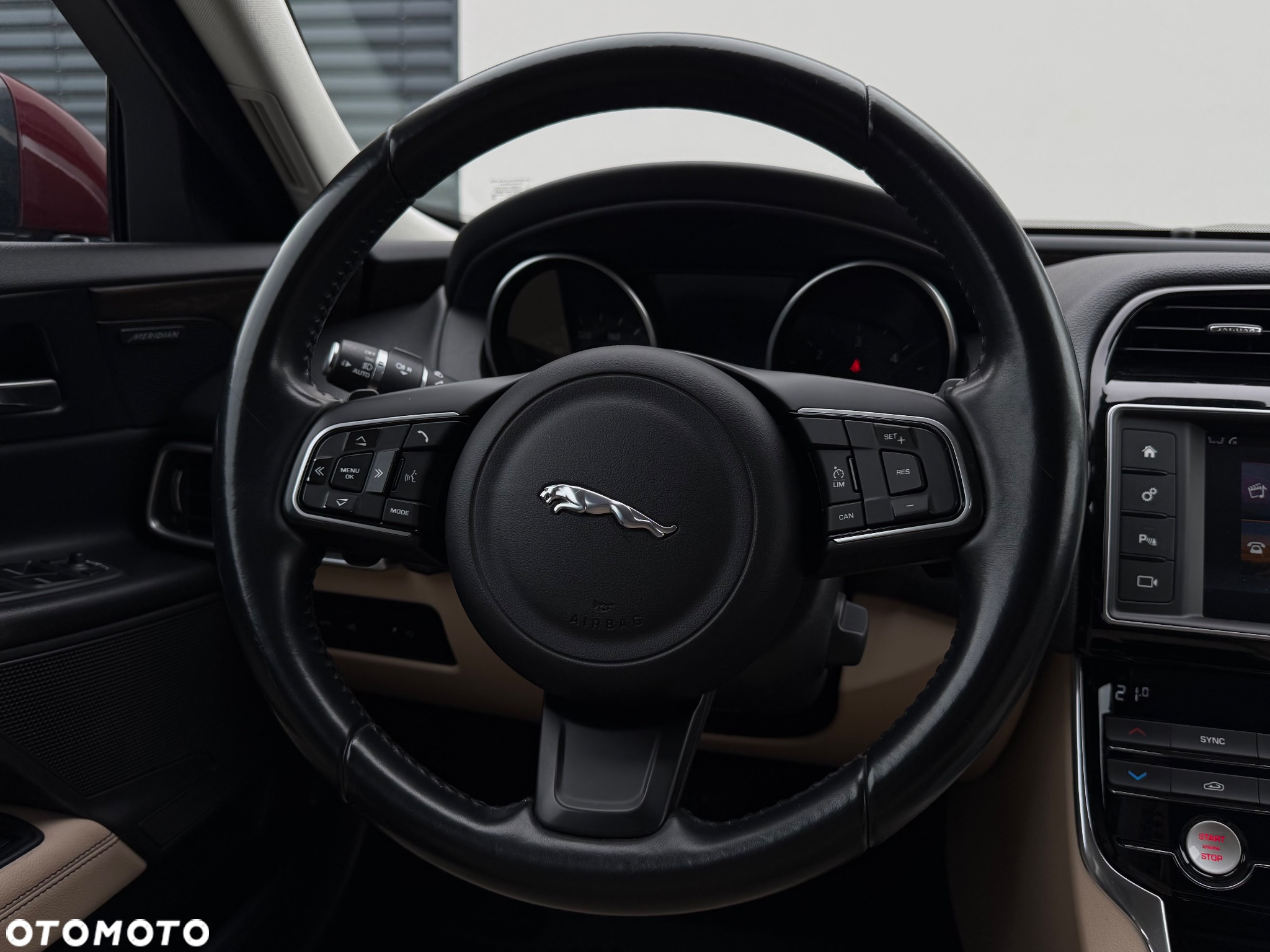 Jaguar XE 2.0 D Prestige - 10