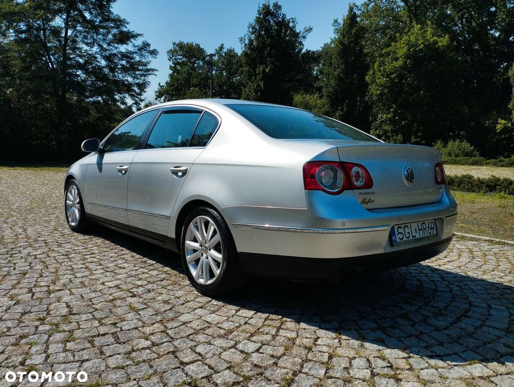 Volkswagen Passat 2.0 TDI DSG Highline - 19