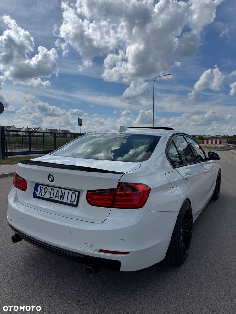 BMW Seria 3 320d DPF Edition Sport - 19