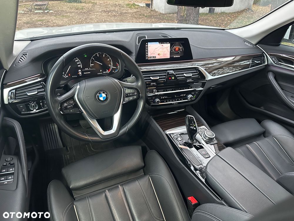 BMW Seria 5 520d xDrive Luxury Line - 17