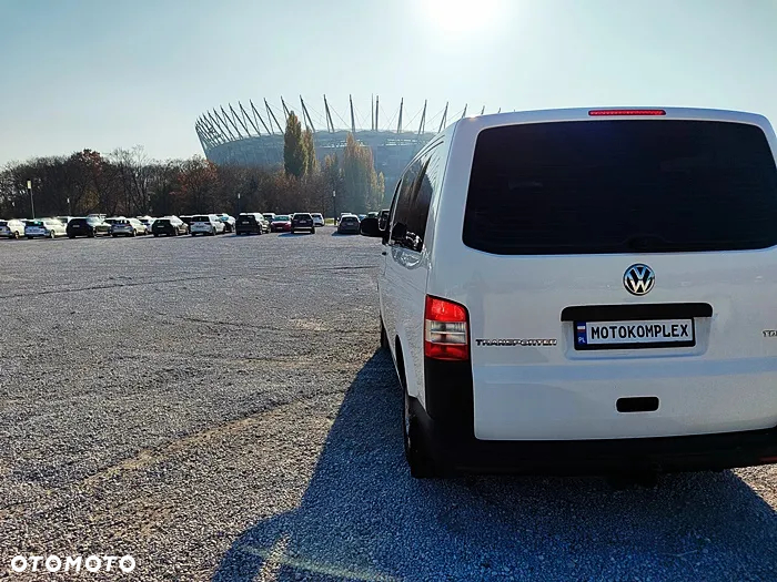 Volkswagen Caravelle - 9