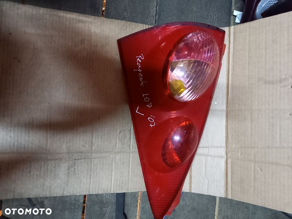 Lampa Prawy Tył Tylna PEUGEOT 107 81550-0H030