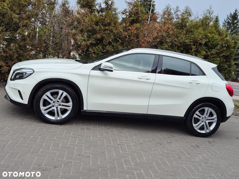 Mercedes-Benz GLA 200 Urban - 6