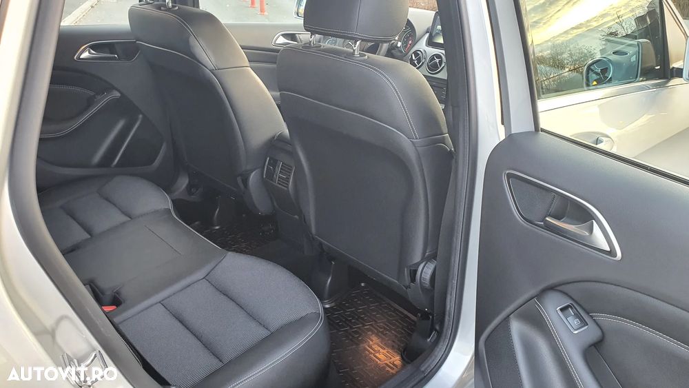 Mercedes-Benz B - 19