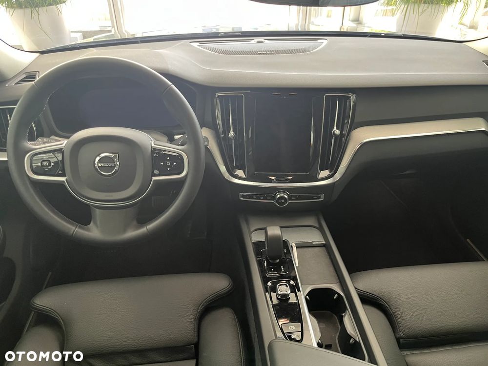 Volvo V60 B4 B Plus Dark - 9