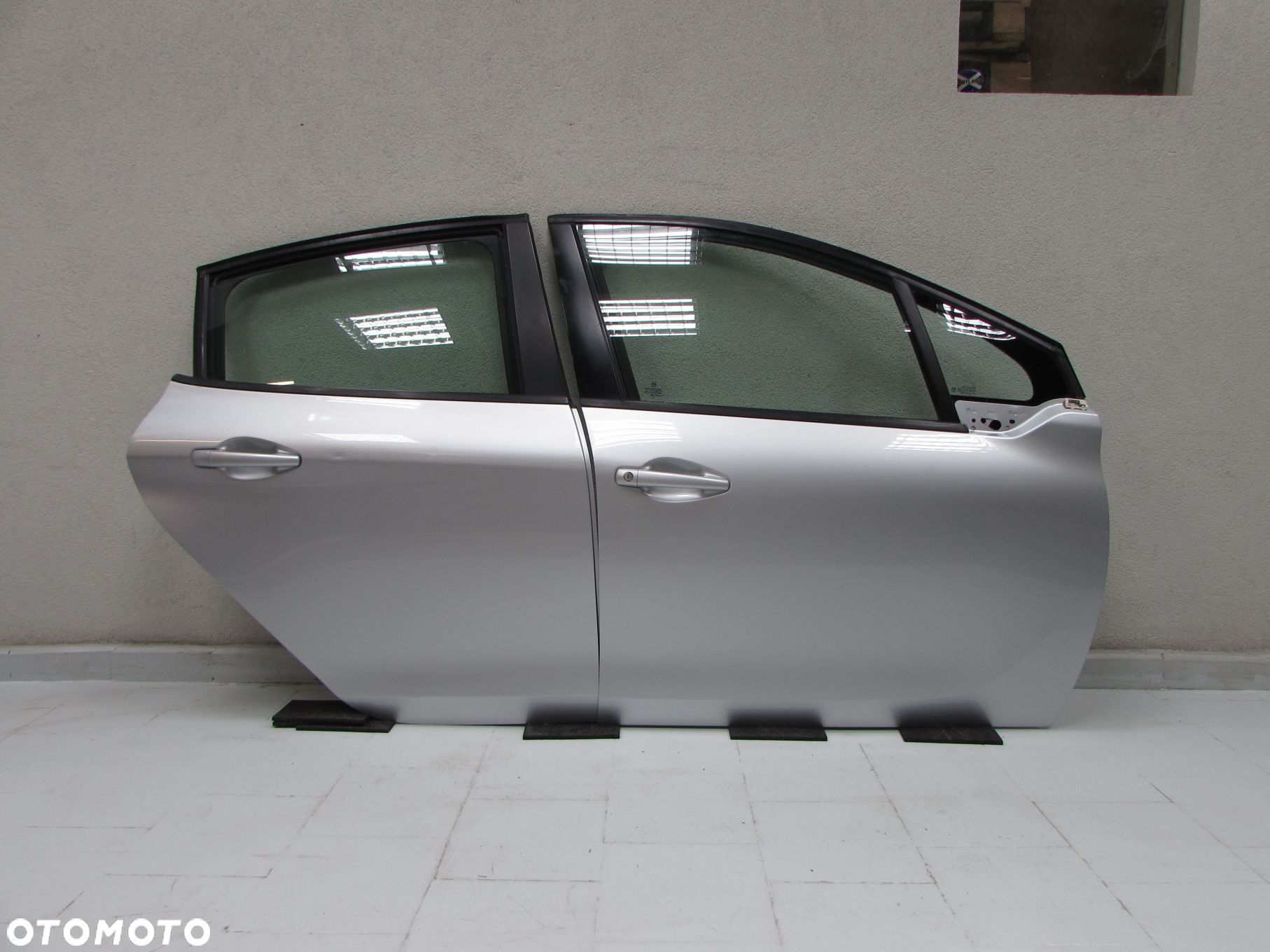 PEUGEOT 208 12-19 DRZWI TYL PRAWE TYLNE EZR KPL DO ZALOZENIA - 1