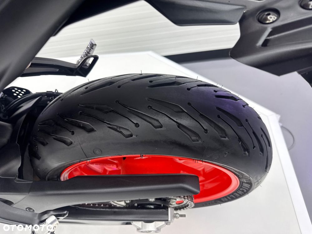 Yamaha MT - 27