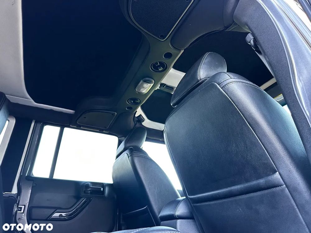 Jeep Wrangler 3.6 Unlim Sahara - 30