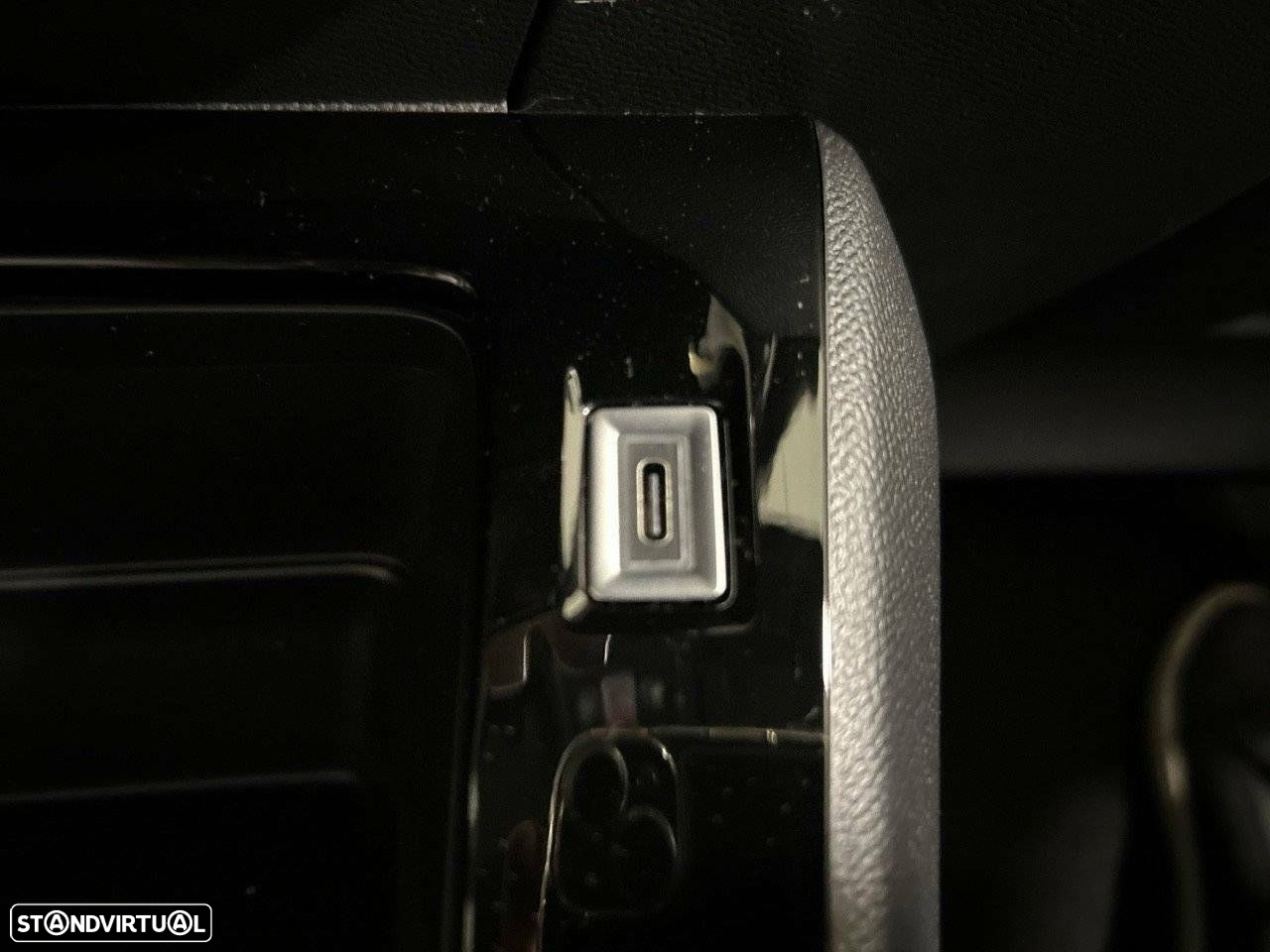 Peugeot e-2008 54 kWh Active - 25