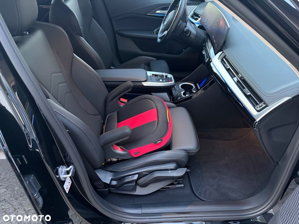BMW iX1 eDrive20 66.5kWh xLine - 14