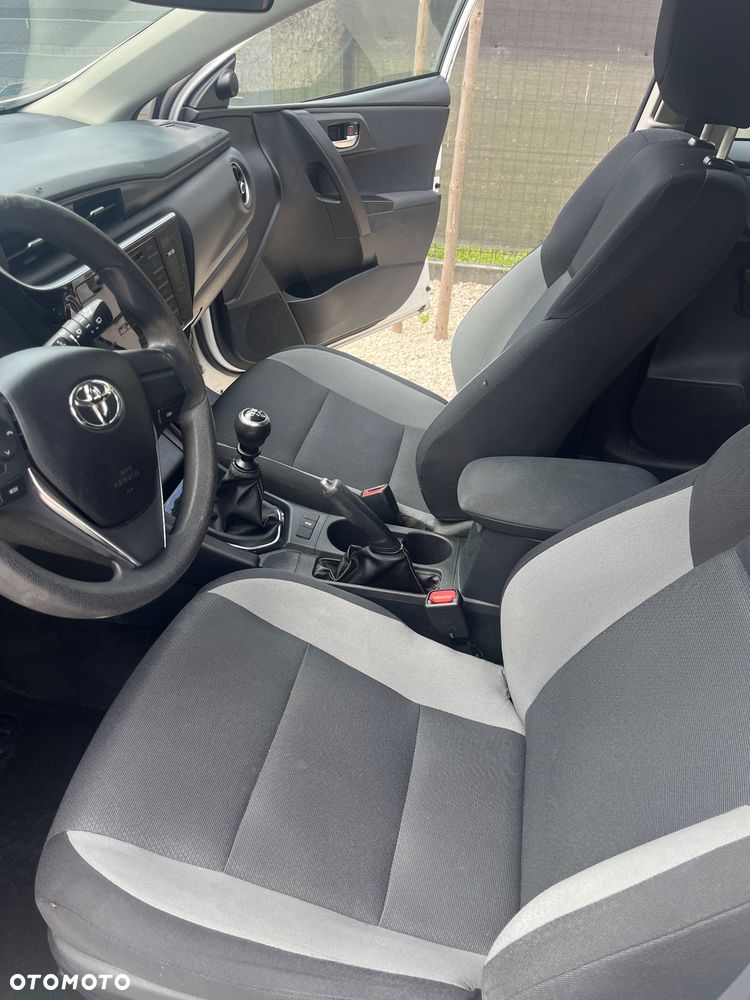 Toyota Auris 1.33 VVT-i Active - 5