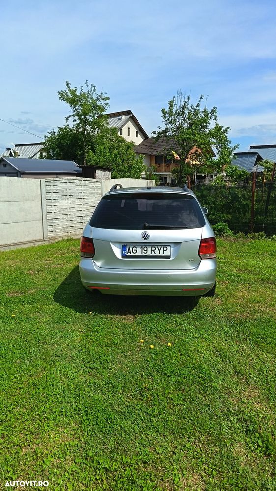 Volkswagen Golf - 6