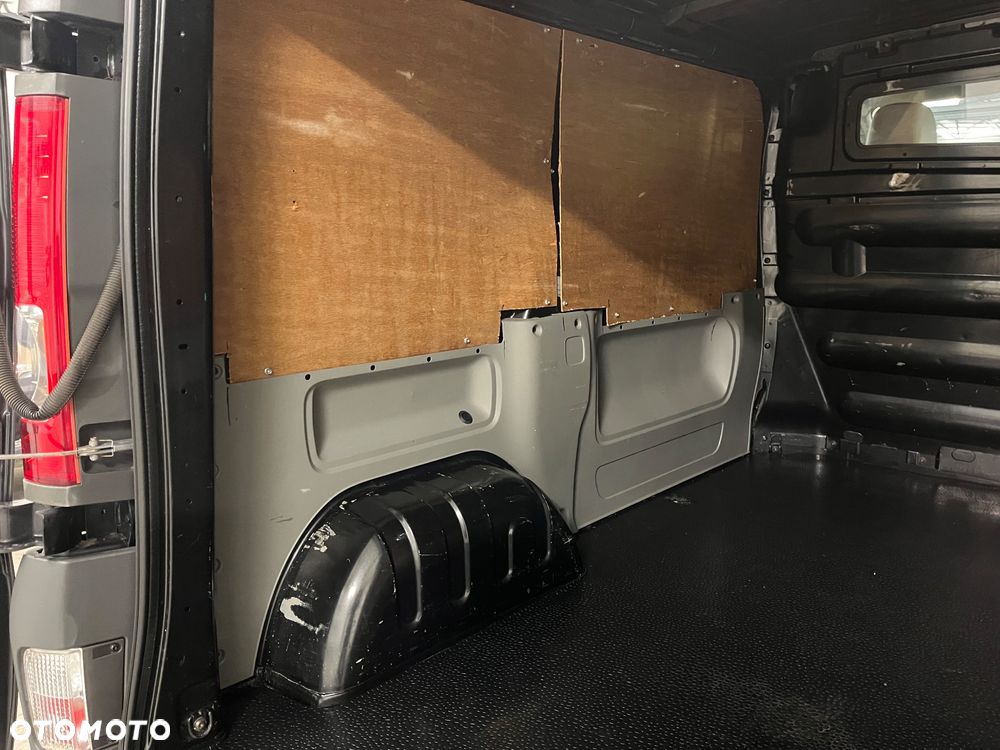 Opel Vivaro - 22