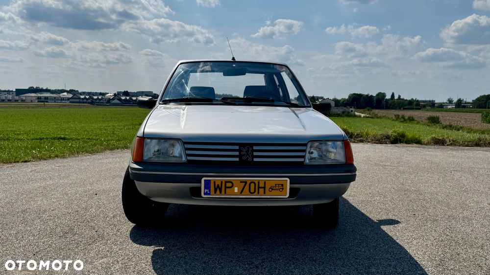 Peugeot 205 - 4